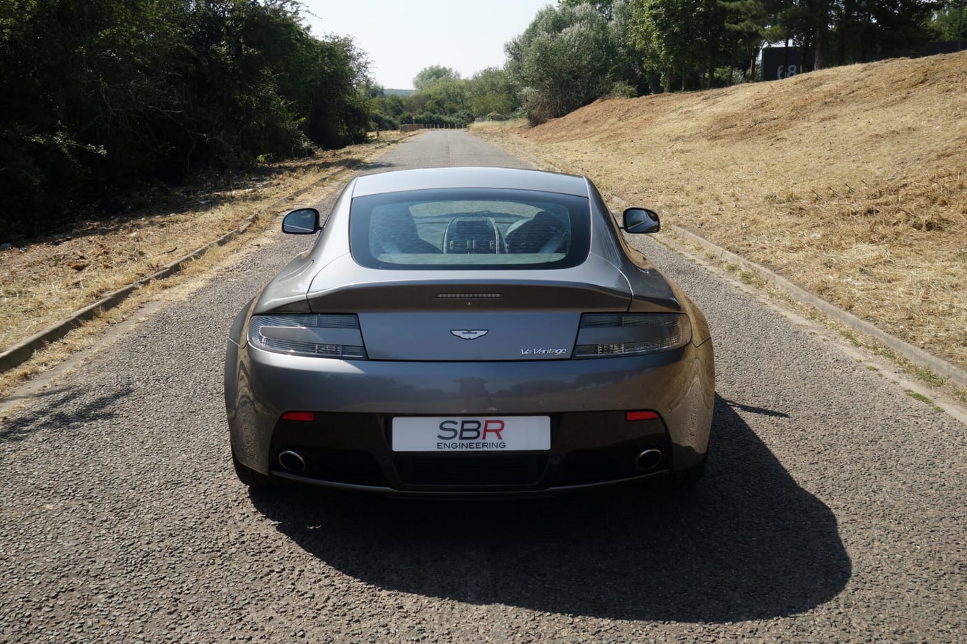 2011 Aston Martin V12 Vantage Manual, image 4