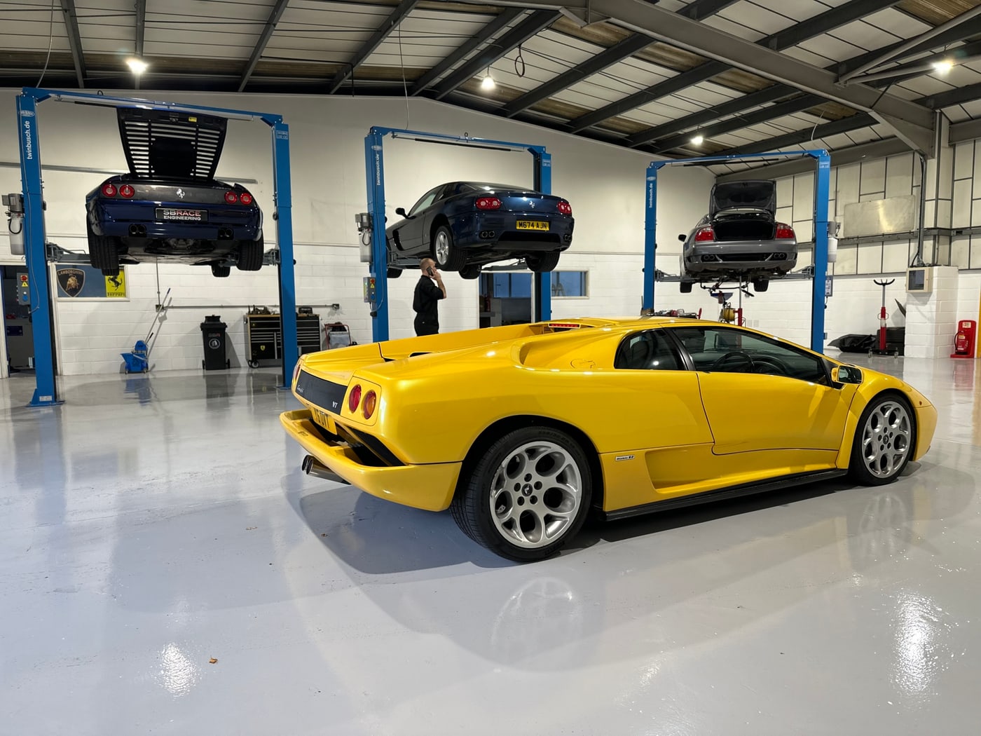 Lamborghini Diablo at SBR New Workshop
